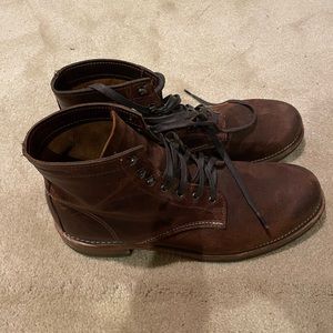 Awesome pair of Wolverine Evans boots. Combination Suede and Leather